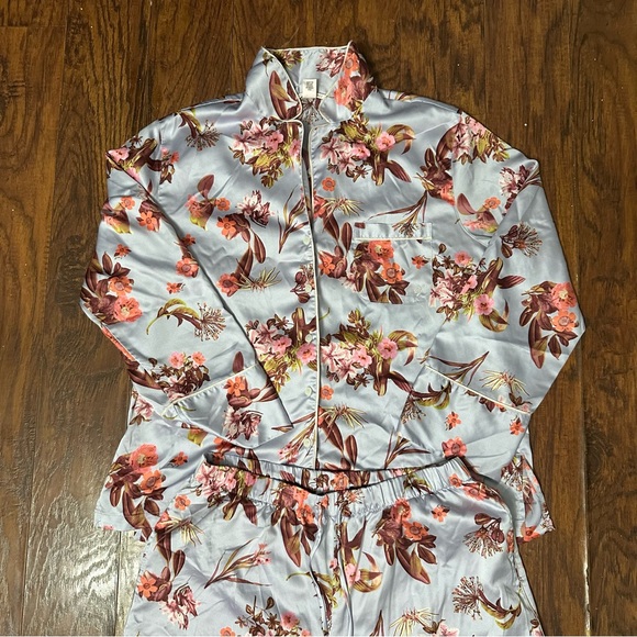 Victoria's Secret Women's Sleep Pajama Matching Set Floral Lavender Blue Size M - Picture 2 of 7